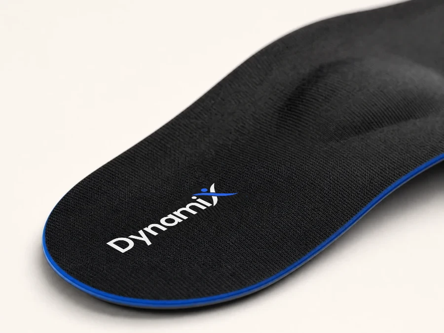 מדרס DynamiX — תקריב העקב והאריג התרמופלסטי